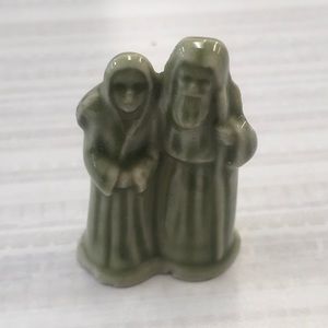 Red Rose Noah and Wife Figurine